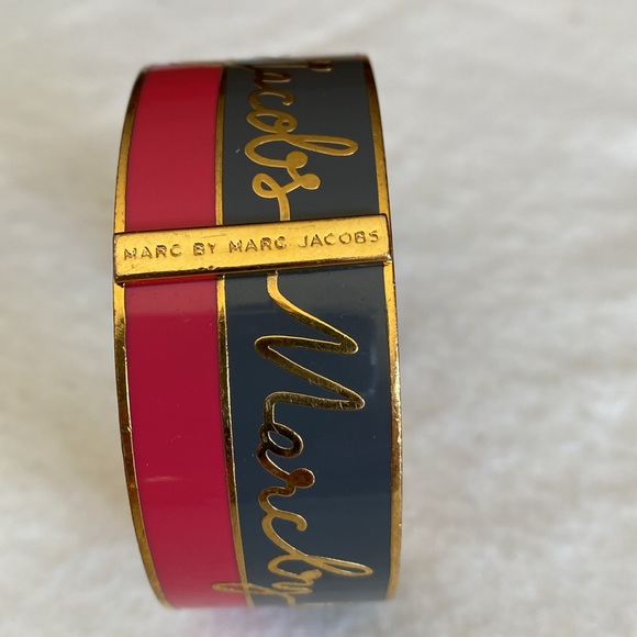 MARC JACOBS LOGO BRACELET. - Picture 5 of 5